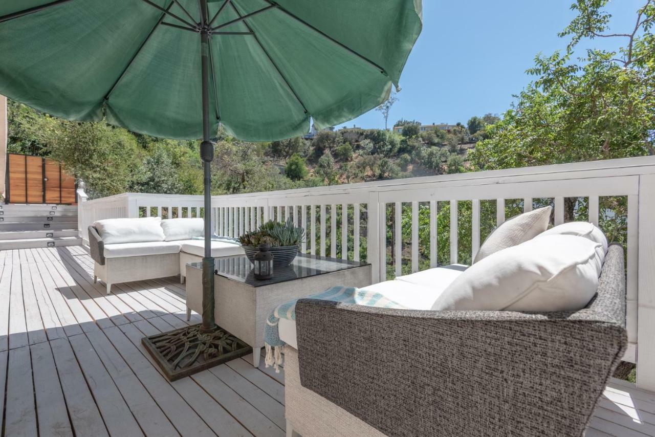 Modern Guest House Nestled In The Hollywood Hills With Huge Deck And Wow Views! Los Angeles Bagian luar foto