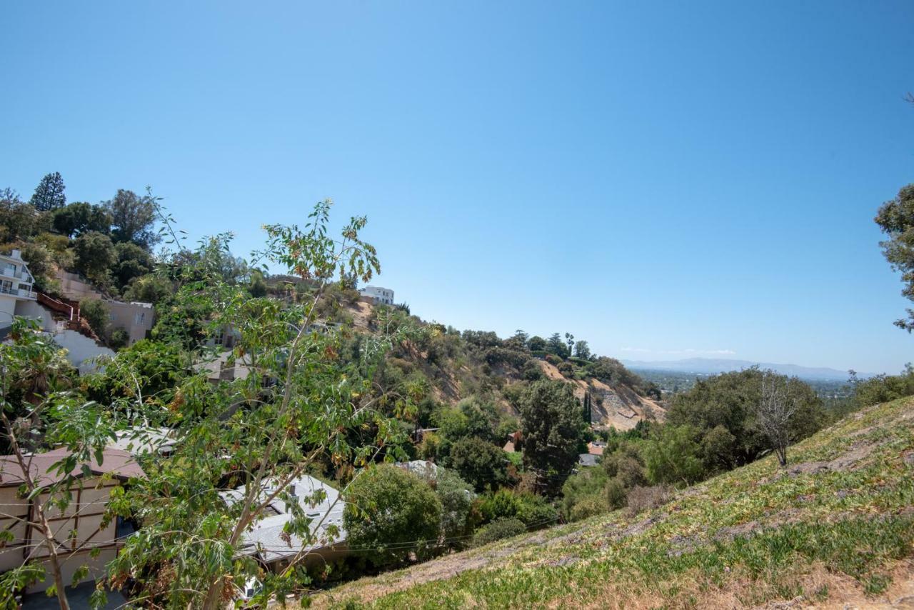 Modern Guest House Nestled In The Hollywood Hills With Huge Deck And Wow Views! Los Angeles Bagian luar foto