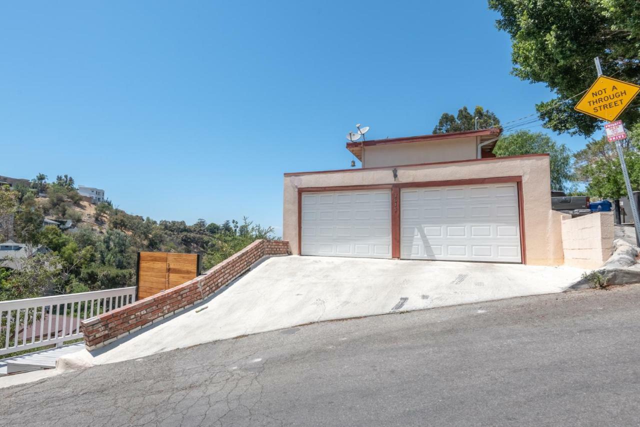 Modern Guest House Nestled In The Hollywood Hills With Huge Deck And Wow Views! Los Angeles Bagian luar foto